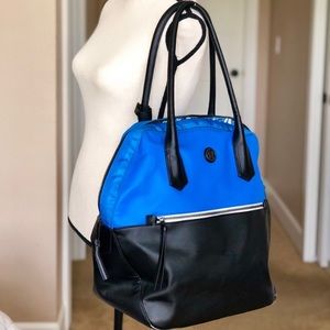 Lululemon gym or travel bag